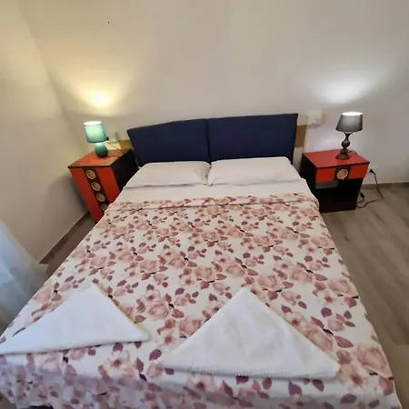 In The Center - Stanza In Centro Citta Homestay
