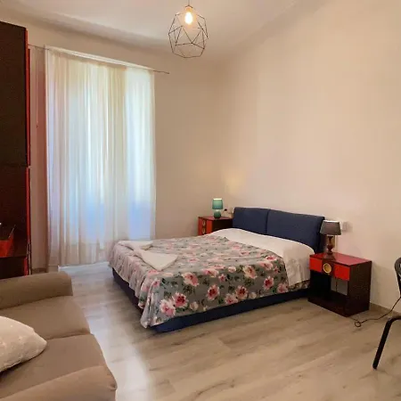 In The Center - Stanza In Centro Citta Homestay